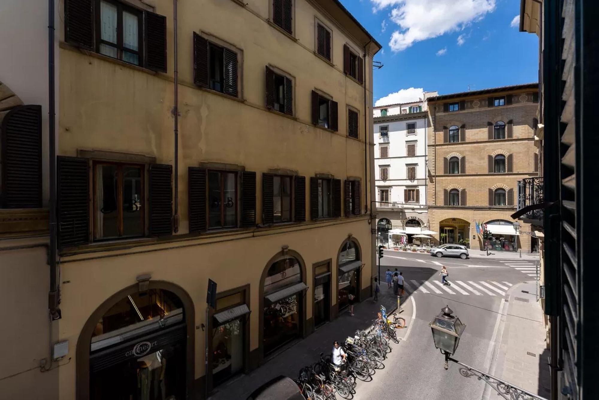 Rondinelli Charme Bijoux - Elegance In The Heart Of * Florence