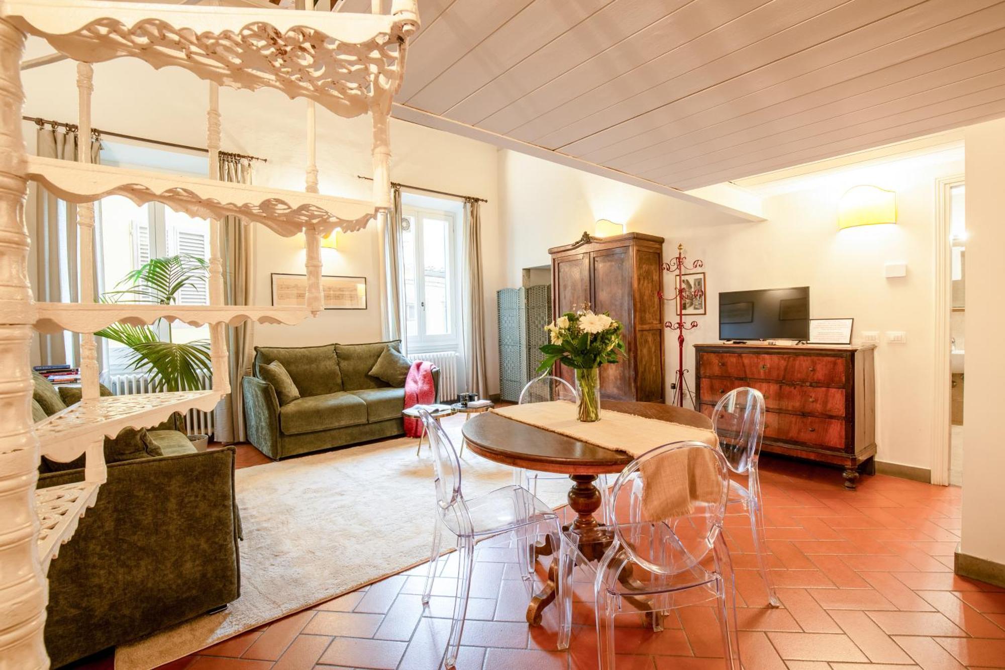 Rondinelli Charme Bijoux - Elegance In The Heart Of Florence