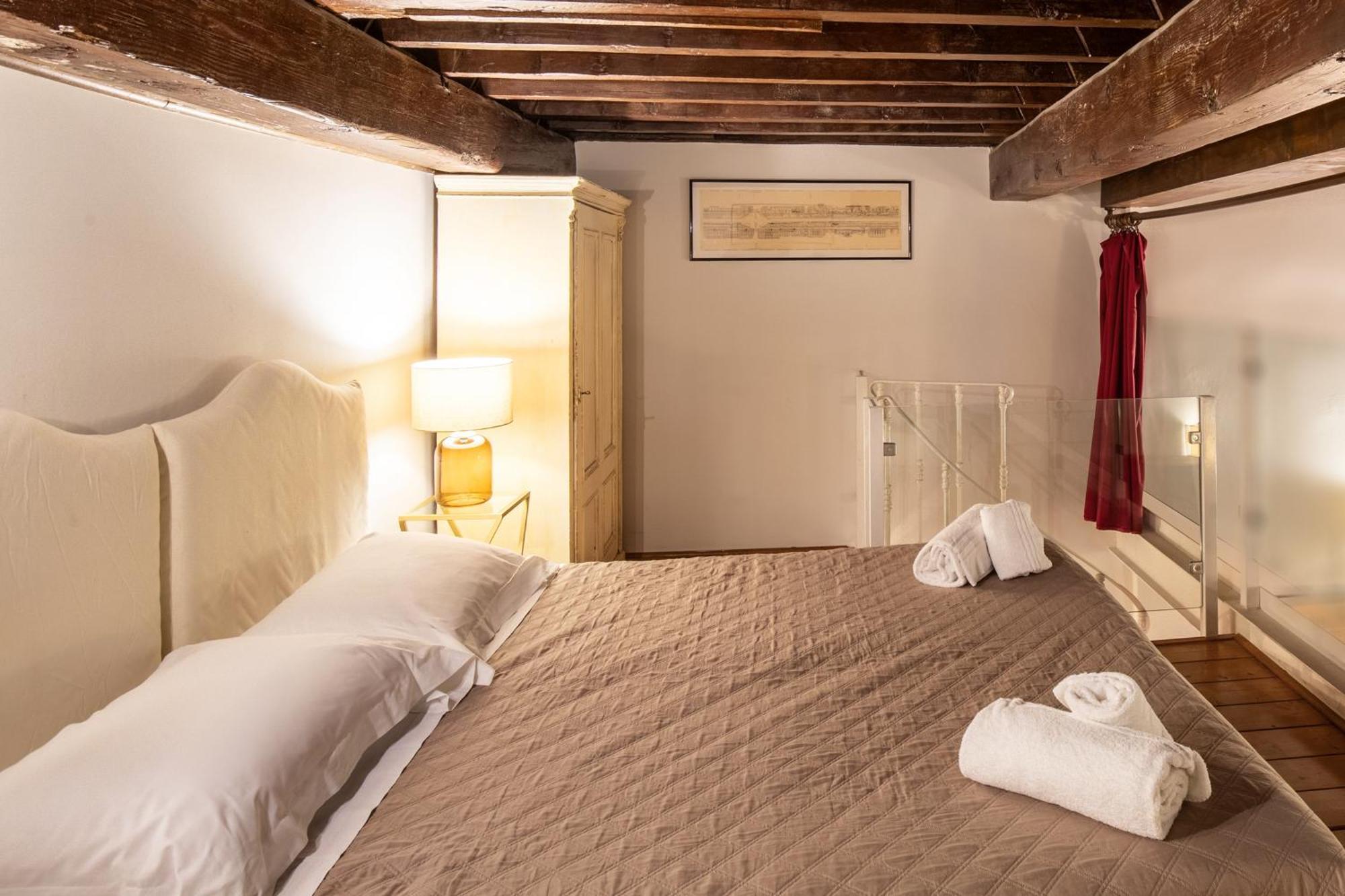 Apartment Rondinelli Charme Bijoux - Elegance In The Heart Of Florence